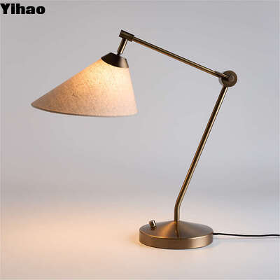 購入 室内リビングルームのための天然の麻の色彩とドラム型のデザインを持つ古代焼いた青銅のテーブルランプ オンライン製造