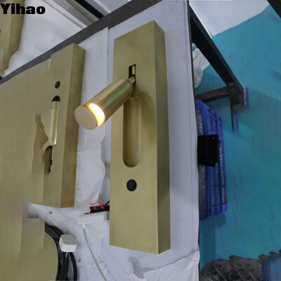 購入 リビングルームやホテル用 3500Kの暖かい白い光を持つ近代的な青銅の壁ランプ オンライン製造